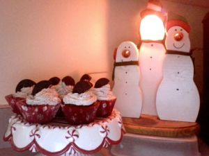 Oreo cupcakes and snowmen